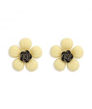 Vintage Style Contrast Colors Tiny Flower Design Women Resin Earrings - Yellow