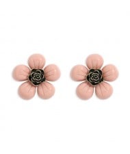 Vintage Style Contrast Colors Tiny Flower Design Women Resin Earrings - Pink