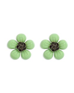 Vintage Style Contrast Colors Tiny Flower Design Women Resin Earrings - Green