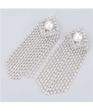 Artificial Pearl Inlaid Glistening Tassel Chains Design Model Choice Women Fashion Earrings - Silver