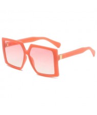 7 Colors Available Bold Square Frame Design High Fashion Lady Sunglasses