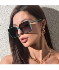 Rivet Decorated Vintage Large Square Frame High Fashion Women Sunglasses