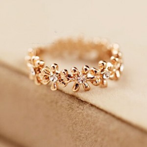 Lively Daisy Genre 18K Rose Gold Pinky Ring