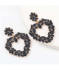 Floral Pattern Heart Shape Acrylic Gems High Fashion Women Alloy Earrings - Black