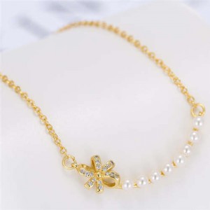 Pearl and Bowknot Combo Korean Fashion Unique Design Women Fashion Necklace - Golden