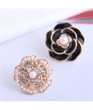 Pearl and Rhinestone Inlaid Flower Asymmetric Design Enamel Women Stud Earrings - Black