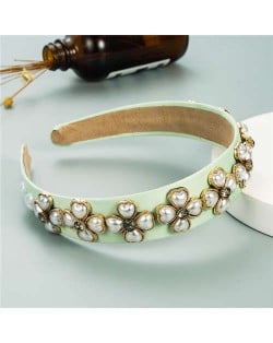 Pearl Flowers Embellished Baroque Design Vintage Fashion Hair Hoop - Green