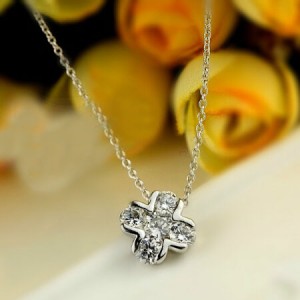 Zirconia Inlaid Cute Cross Pendant Platinum Necklace