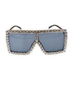 Glistening Rhinestone Rimmed Star Fashion Women Sunglasses - White