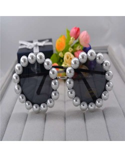 Artificial Pearl Embellished Vintage Fashion Women Black Sunglasses