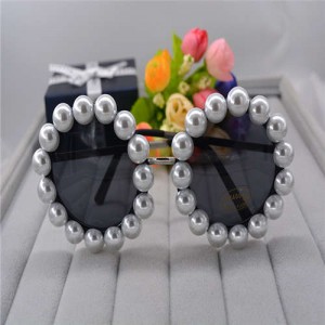 Artificial Pearl Embellished Vintage Fashion Women Black Sunglasses