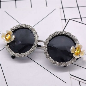 Resin Flowers Decorated Round Style High Fashion Women Sunglasses