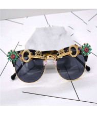 Keys and Flowers Embellished Punk Fashion Women Sunglasses