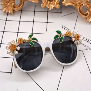 Summer Flowers and Leaves Decorated High Fashion Women Costume Sunglasses