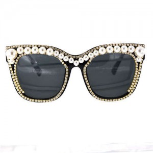 Imitation Pearl and Rhinestone Rimmed Frame Party Fashion Women Costume Sunglasses
