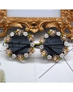 Cute Flowers Vintage Fashion Round Shape Women Costume Sunglasses - White