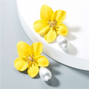 Artificial Pearl Bead Tassel Alloy Women Stud Earrings - Yellow