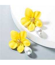 Artificial Pearl Bead Tassel Alloy Women Stud Earrings - Yellow