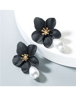 Artificial Pearl Bead Tassel Alloy Women Stud Earrings - Black
