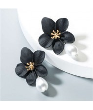 Artificial Pearl Bead Tassel Alloy Women Stud Earrings - Black