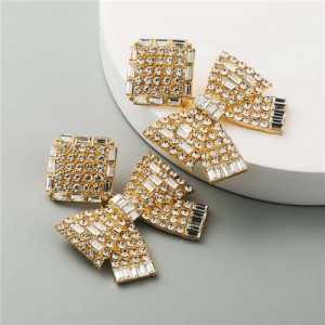 Rhinestone Bowknot Design Unique Fashion Women Alloy Costume Earrings - Golden