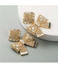 Rhinestone Bowknot Design Unique Fashion Women Alloy Costume Earrings - Golden