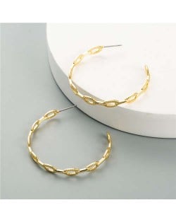 Vintage Links Hoop Design High Fashion Women Costume Earrings - Golden