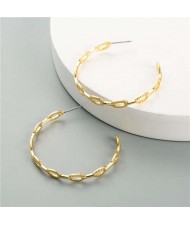 Vintage Links Hoop Design High Fashion Women Costume Earrings - Golden