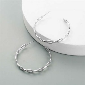 Vintage Links Hoop Design High Fashion Women Costume Earrings - Silver