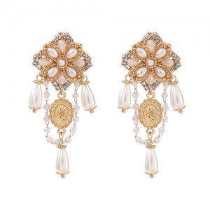 Rhinestone and Artificial Pearl Embellished Vintage Floral Pattern Western Fashion Wholesale Earrings