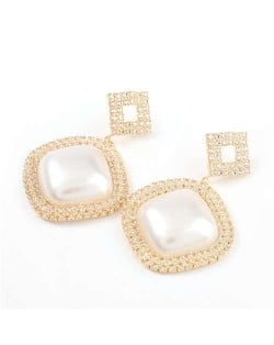 Pearl Embellished Shining Sqaure Vintage Fashion Women Wholesale Costume Earrings - Golden