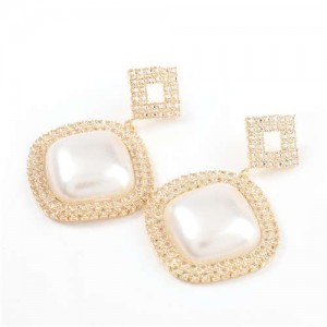Pearl Embellished Shining Sqaure Vintage Fashion Women Wholesale Costume Earrings - Golden
