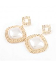 Pearl Embellished Shining Sqaure Vintage Fashion Women Wholesale Costume Earrings - Golden