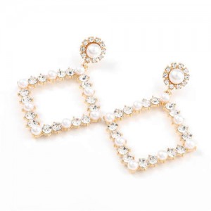 Pearl Inlaid Hollow Rhinestone Rhombus U.S. High Fashion Women Wholesale Earrings - Golden