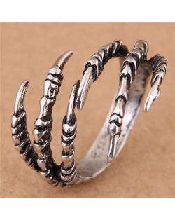 Vintage Eagle Claw Design High Fashion Wholesale Ring