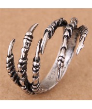 Vintage Eagle Claw Design High Fashion Wholesale Ring