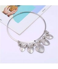 Folk Style Alloy Leaves Design Vintage Women Short Wholesale Costume Necklace - Silver