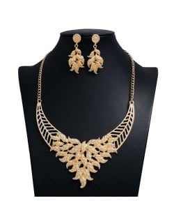 Hollow Vintage Golden Leaves High Fashion Women Alloy Short Bib Necklace and Earrings Set