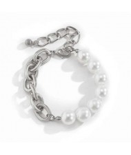 Artificial Pearl and Alloy Chain Mix Design Western High Fashion Women Bracelet - Silver