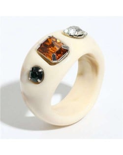 Gems Inlaid Vintage Western Fashion Women Resin Ring - White