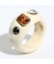 Gems Inlaid Vintage Western Fashion Women Resin Ring - White