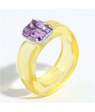 Gem Inlaid Four Claws Design Vintage Fashion Resin Ring - Yellow