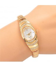 Unique Slim Design High Fashion Rhinestone Women Wholesale Wrist Watch - Golden