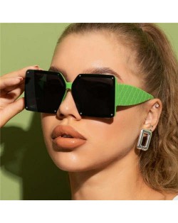 Stylish Bold Square Frame Embossing Design Women Cool Fashion Wholesale Sunglasses - Green