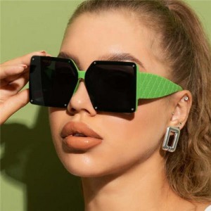 Stylish Bold Square Frame Embossing Design Women Cool Fashion Wholesale Sunglasses - Green