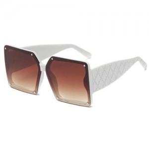 Stylish Bold Square Frame Embossing Design Women Cool Fashion Wholesale Sunglasses - White