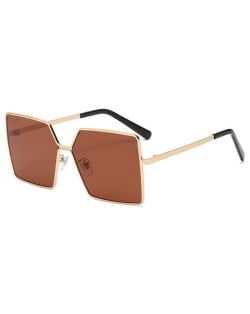 Wholesale Big Alloy Golden Frame U.S. Fashion Women/ Men Sunglasses - Coffee