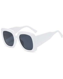 Wholesale Bold Square Thick Frame High Fashion Charming Lady Sunglasses - White