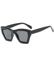 Wholesale Sunglasses Irregular Resin Frame U.S. Popular Fashion Women/ Men Sunglasses - Black