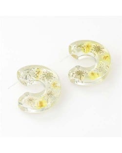 Vintage Wholesale Jewelry Style Crescent Shape Flower Inlaid Transparent Resin Earrings - Yellow